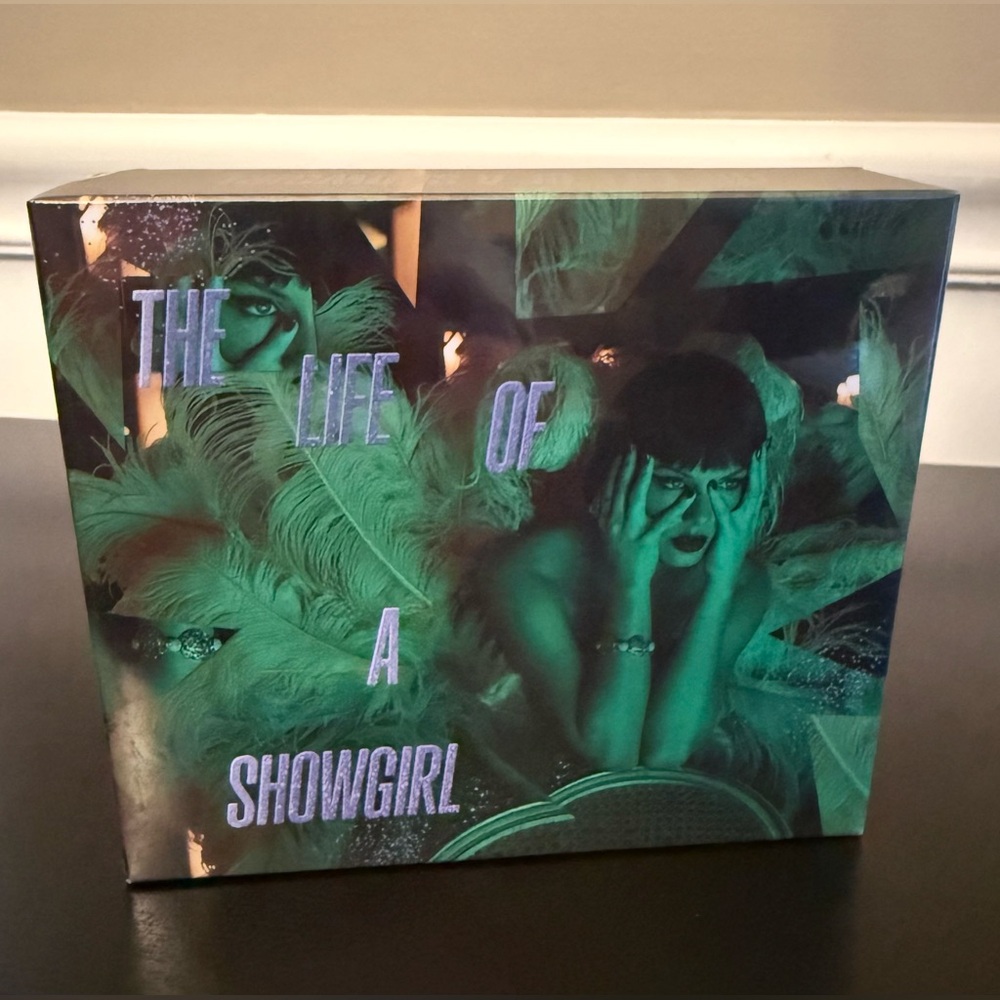 TAYLOR SWIFT The Life of a Showgirl: It's Rapturous Edition Deluxe CD Set NEW